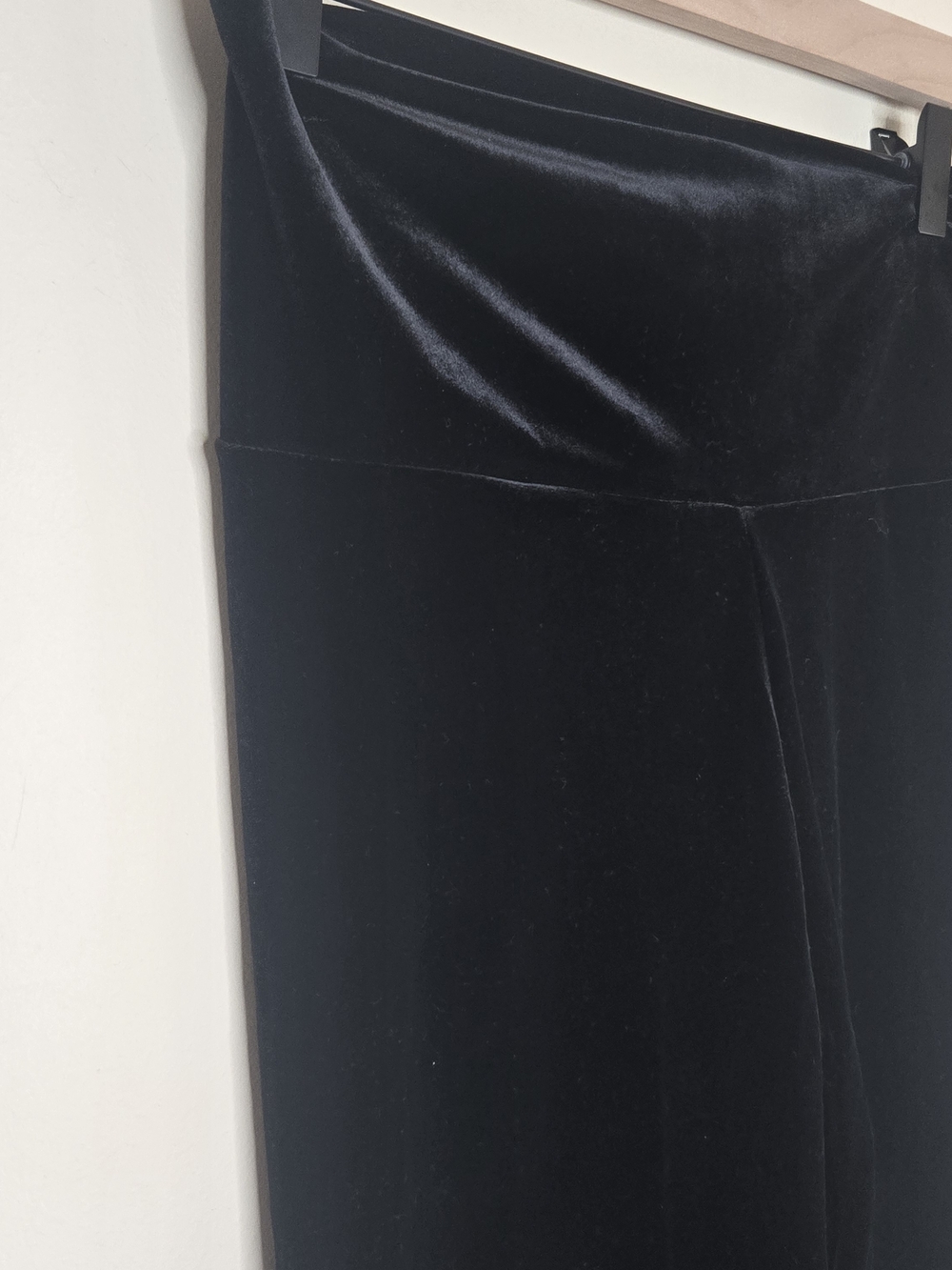 HATCH Maternity Black Stretch Leggings Minimalist Velvet Velour Basics - Picture 3 of 6